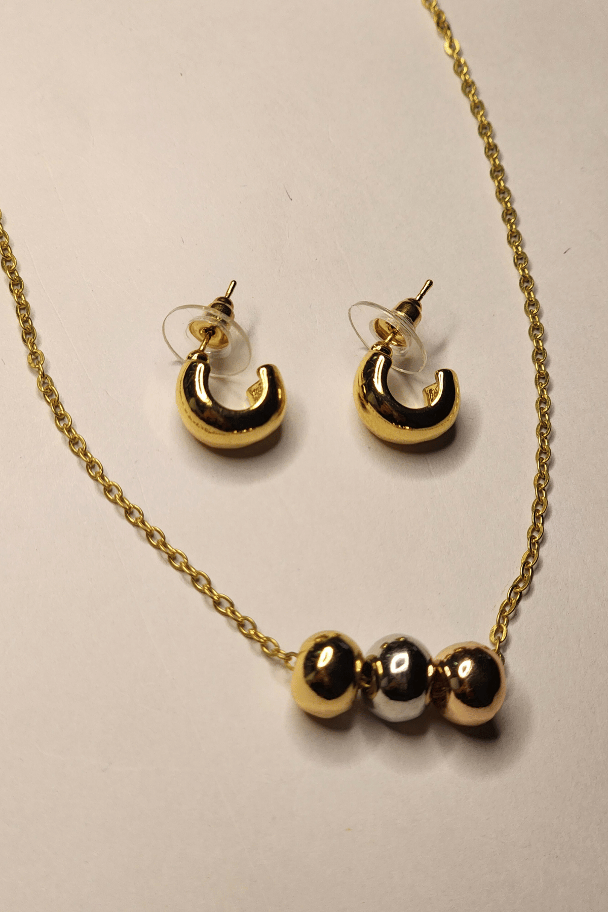 Triple Tone Pellet Pendant with Earrings