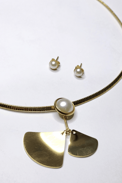 Italian Hasli with Triangle Pearl Pendant & Earrings