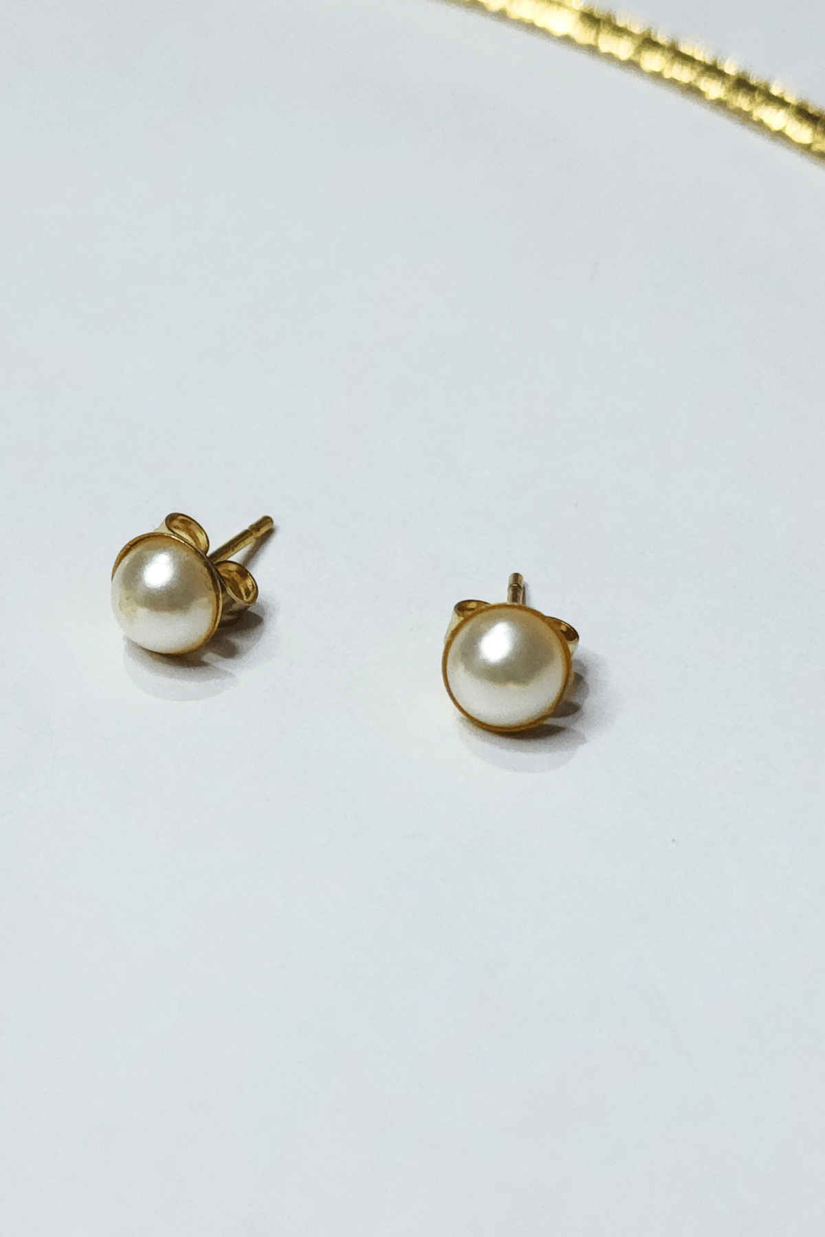 Italian Hasli with Sphere Pearl Pendant & Earrings